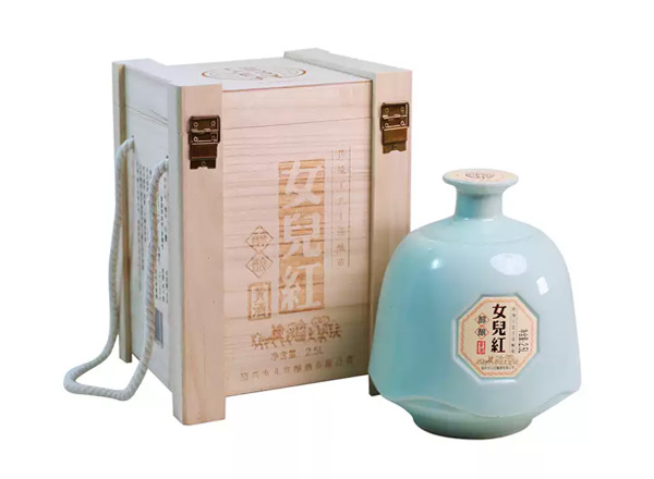 青岛回收绍兴女儿红黄酒醇酿花雕酒木质礼盒2.5L坛装黄酒